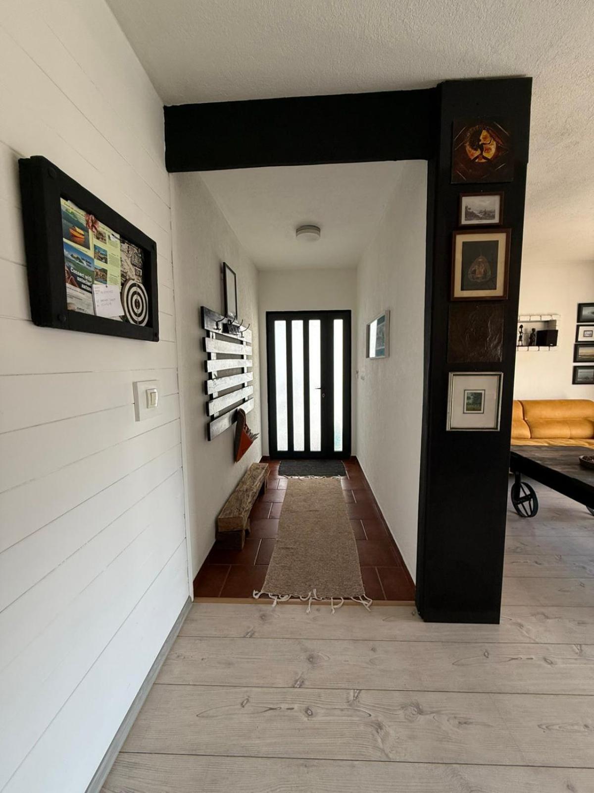 Lux Apartment Sunset Virpazar Ngoại thất bức ảnh